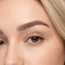 Microblading vs powder brows : quelle technique choisir en 2026 ?